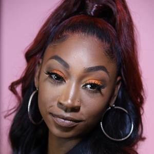 Meet your Posher, Chloe